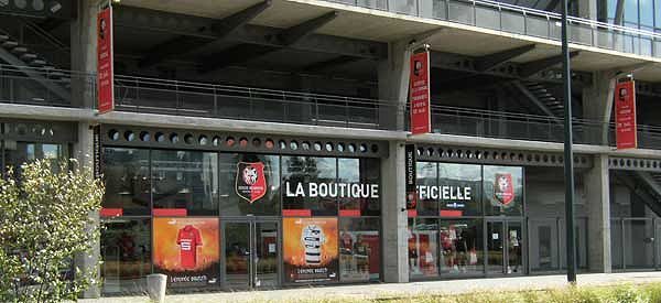 Hình ảnh bên ngoài cửa hàng câu lạc bộ Stade Rennais