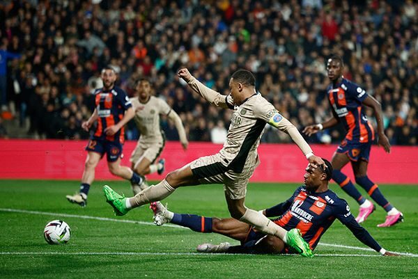 Mbappé ghi bàn cho PSG