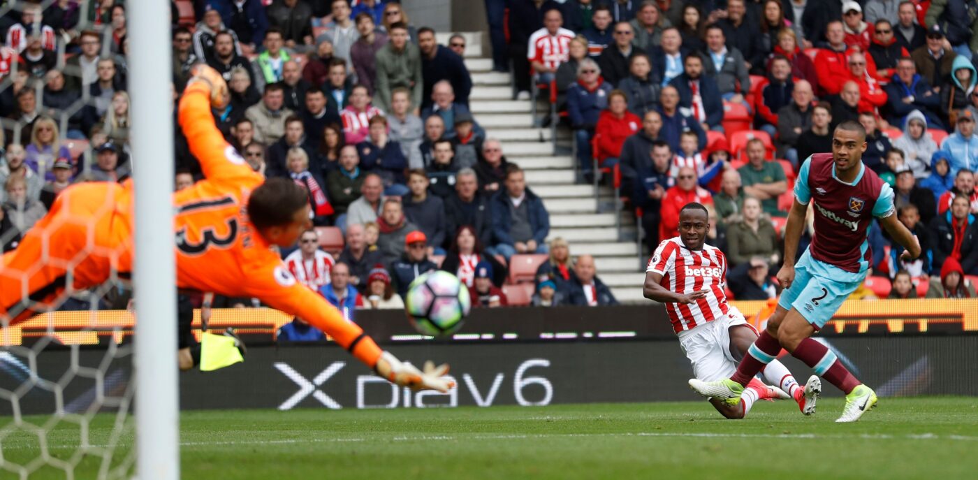 Saido Berahino shoots